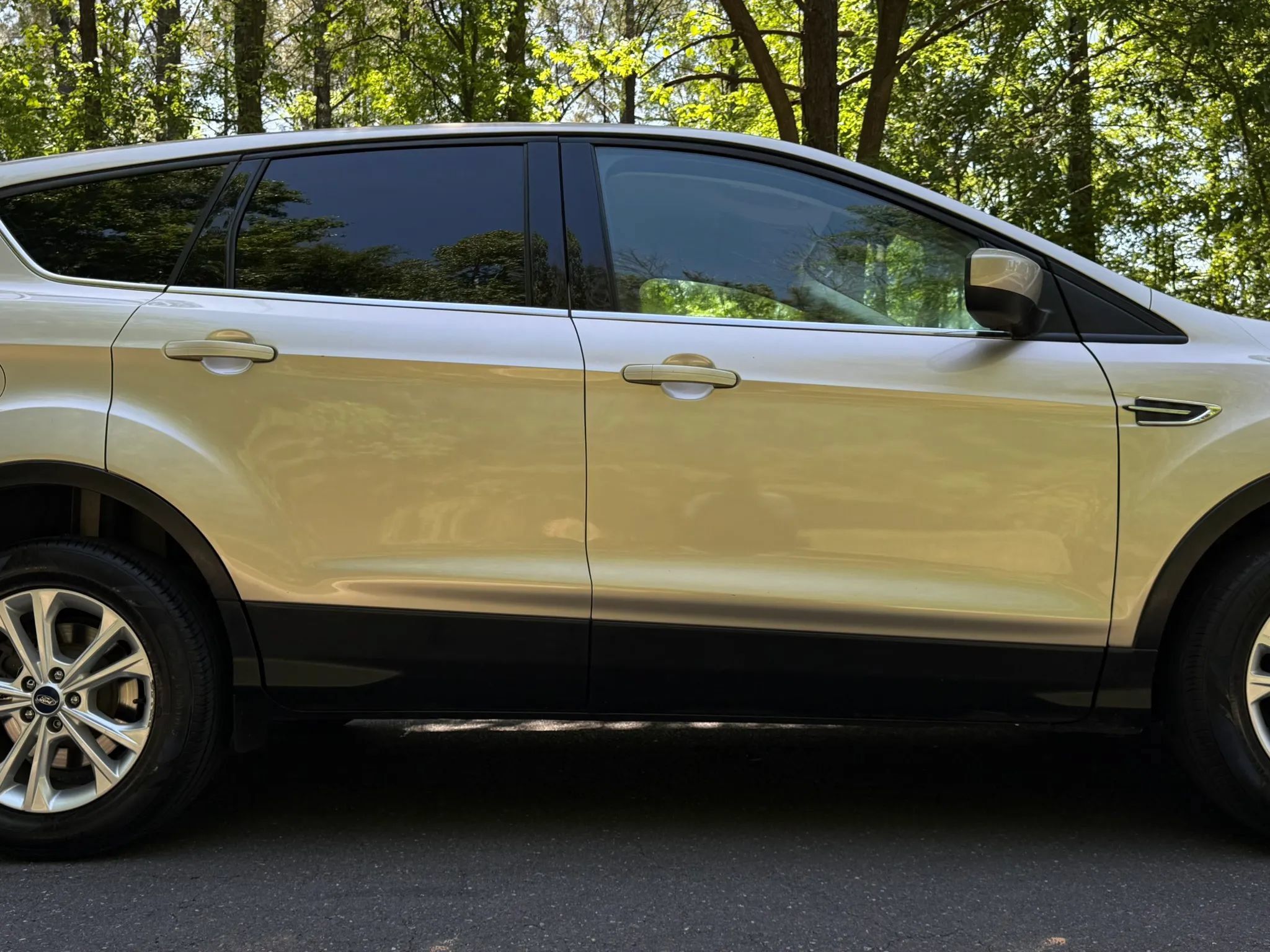 Used 2017 Ford Escape SE FWD image 4