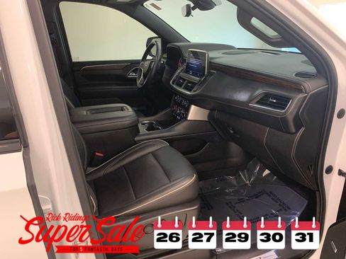 Used 2021 Chevrolet Tahoe Premier w/ Premium Package image 14