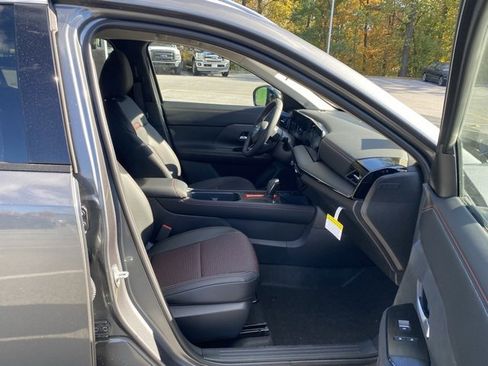 New 2026 Nissan Kicks SR image 26