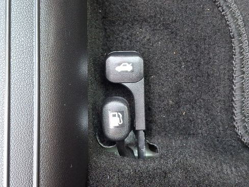 Certified 2026 Hyundai Elantra SE FWD image 24