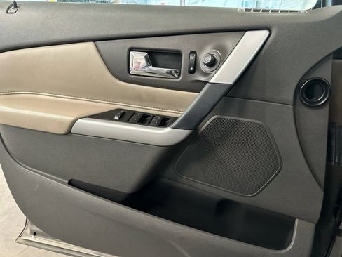 Used 2013 Ford Edge SEL image 16