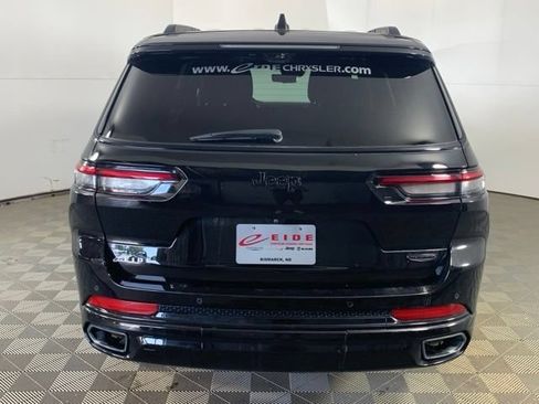 Used 2024 Jeep Grand Cherokee L Summit w/ Rear Seat Video Group I AWD/4WD image 17