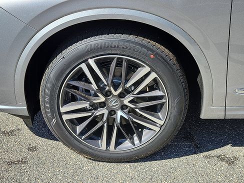 New 2026 Acura MDX w/ Advance Package AWD/4WD image 8