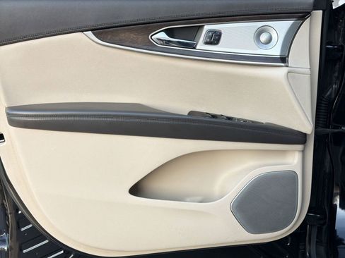 Used 2016 Lincoln MKX Reserve w/ Luxury Package image 13