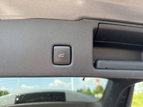 Used 2022 Ford Escape Titanium w/ Titanium Elite Package image 39