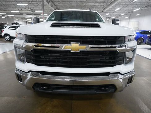 Used 2025 Chevrolet Silverado 2500 LT w/ Convenience Package image 11