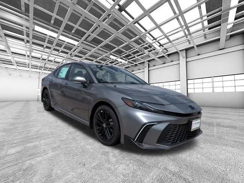 Used 2026 Toyota Camry SE w/ Multimedia Upgrade Package FWD image 1