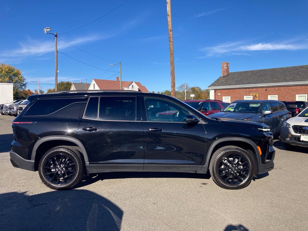 Used 2026 Chevrolet Traverse LT w/ Midnight/Sport Edition FWD image 33