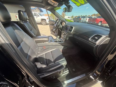 Used 2018 Jeep Grand Cherokee Limited AWD/4WD image 15