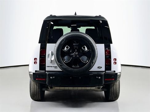 Used 2023 Land Rover Defender 110 X-Dynamic SE image 6