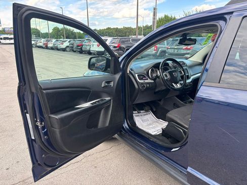 Used 2017 Dodge Journey SE w/ Flexible Seating Group FWD image 18