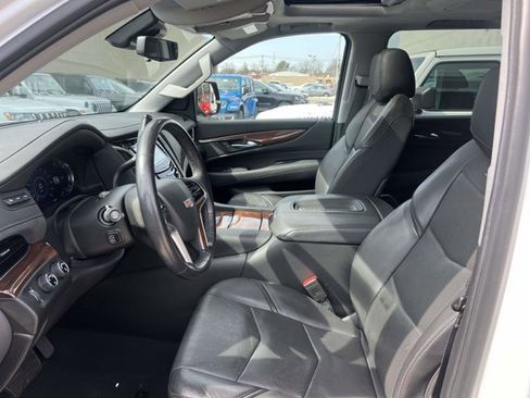 Used 2020 Cadillac Escalade ESV Premium Luxury image 15
