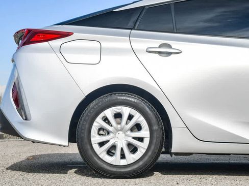Used 2022 Toyota Prius Prime LE image 10