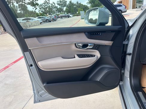 Used 2026 Volvo XC90 B6 Plus w/ Protection Package Premier image 18