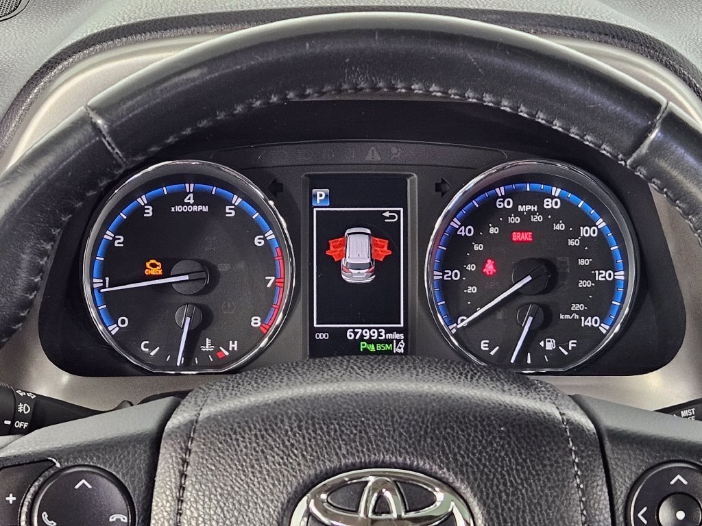 Used 2017 Toyota RAV4 Platinum w/ All Weather Liner Package FWD image 27