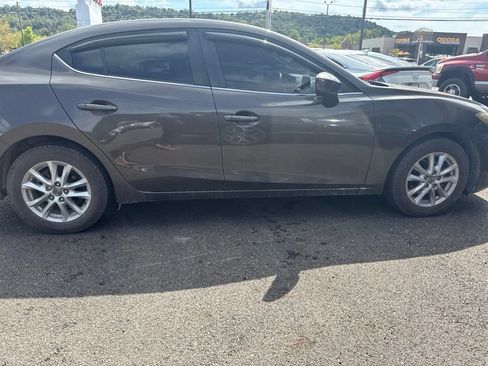 Used 2016 MAZDA MAZDA3 i Sport w/ Preferred Equipment Package FWD image 13