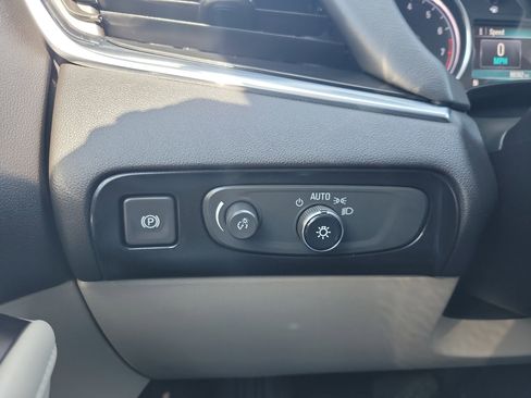 Used 2018 Buick Enclave Premium image 25