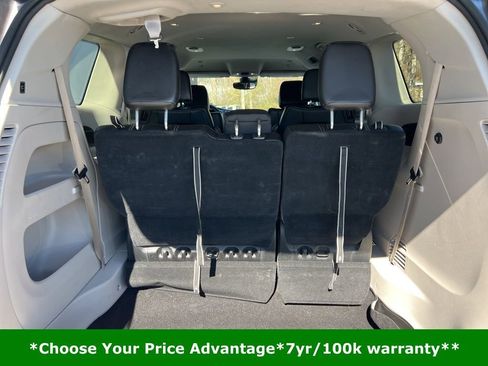 Certified 2023 Chrysler Pacifica Touring-L image 12