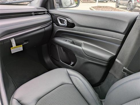 New 2026 Jeep Compass Latitude image 18