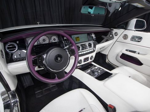 Used 2017 Rolls-Royce Dawn image 5