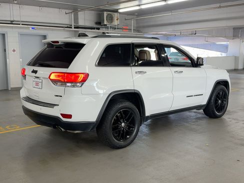 Used 2017 Jeep Grand Cherokee Limited w/ Luxury Group II image 9