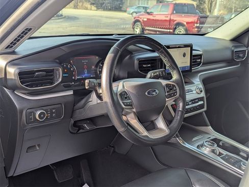Used 2020 Ford Explorer XLT w/ Equipment Group 202A image 9