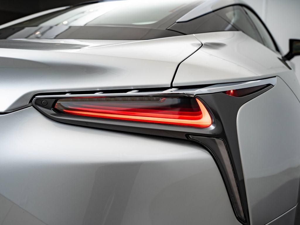 Used 2018 Lexus LC 500 Coupe w/ Touring Package RWD image 9