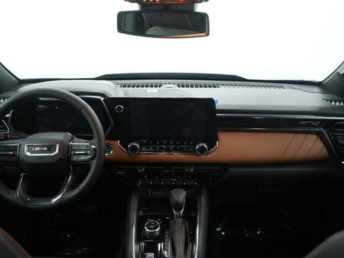 Used 2026 GMC Canyon AT4 w/ Technology Plus Package image 13