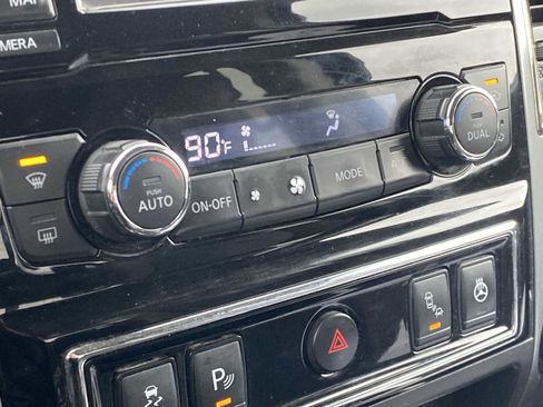 Used 2018 Nissan Titan Platinum Reserve w/ Platinum Utility Package image 25