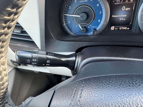 Used 2017 Toyota Sienna XLE image 37