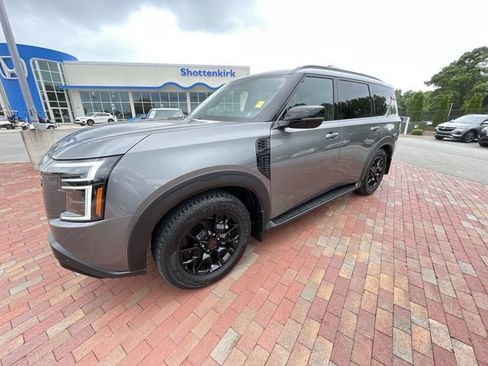 Used 2025 Nissan Armada PRO-4X w/ Pro-4X Premium Package AWD/4WD image 29