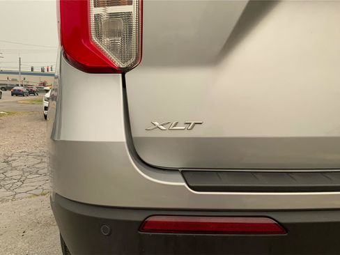 Used 2021 Ford Explorer XLT AWD/4WD image 24
