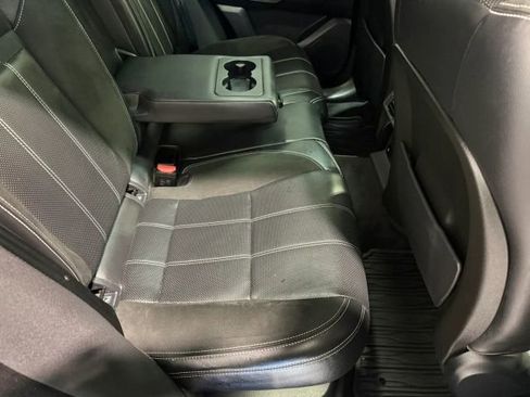 Used 2020 Land Rover Range Rover Velar S image 31