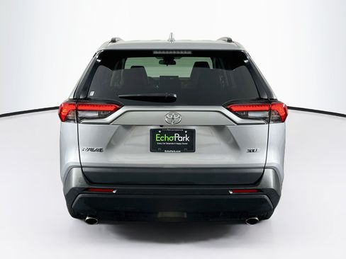 Used 2022 Toyota RAV4 XLE Premium FWD image 7