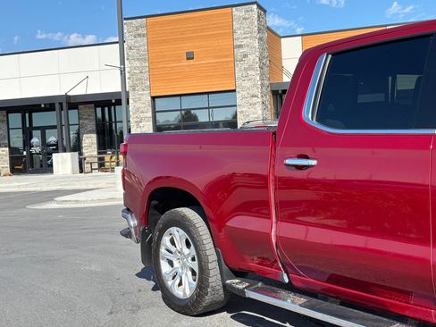 Used 2024 Chevrolet Silverado 1500 LTZ AWD/4WD image 3