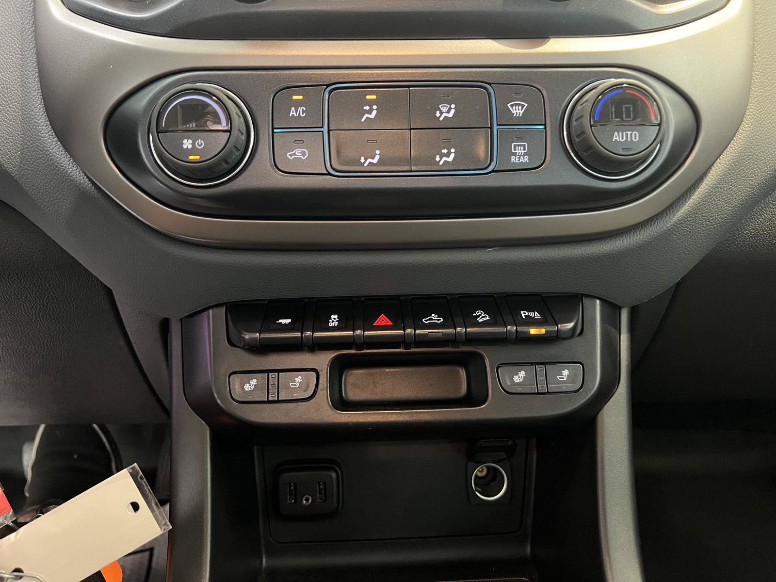 Used 2022 Chevrolet Colorado Z71 AWD/4WD image 41