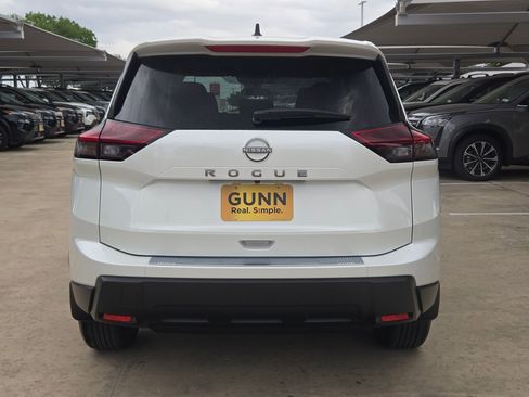 New 2026 Nissan Rogue SV FWD image 4