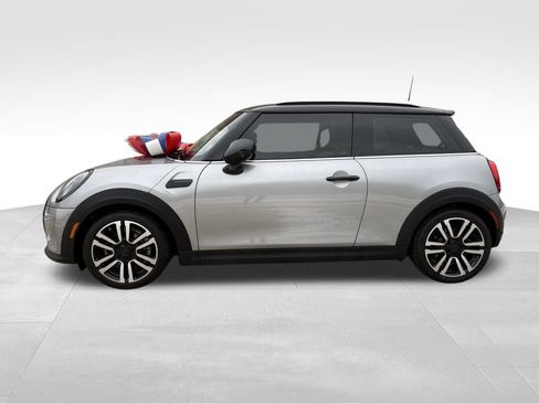 Used 2024 MINI Cooper SE image 2