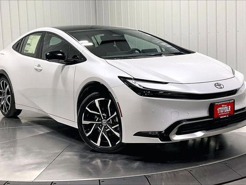 New 2026 Toyota Prius XSE Premium FWD image 2