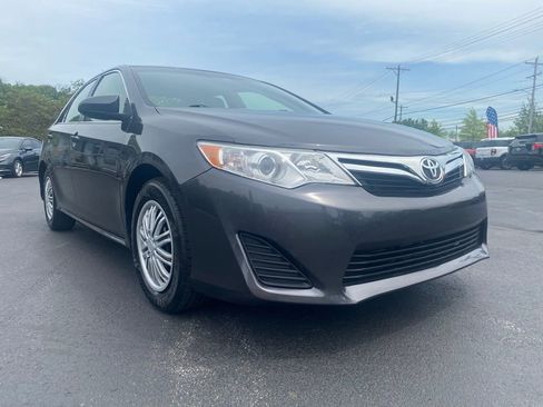 Used 2014 Toyota Camry LE FWD image 3