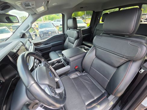 Used 2024 Ford F350 Lariat w/ Lariat Ultimate Package AWD/4WD image 33