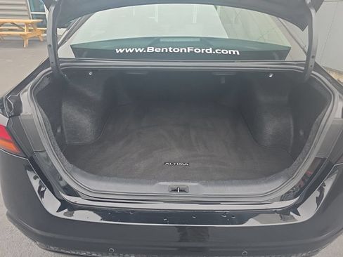 Used 2025 Nissan Altima 2.5 SV FWD image 8
