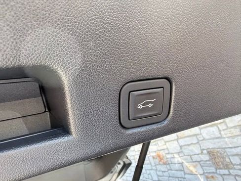 Certified 2025 GMC Acadia Elevation FWD image 42