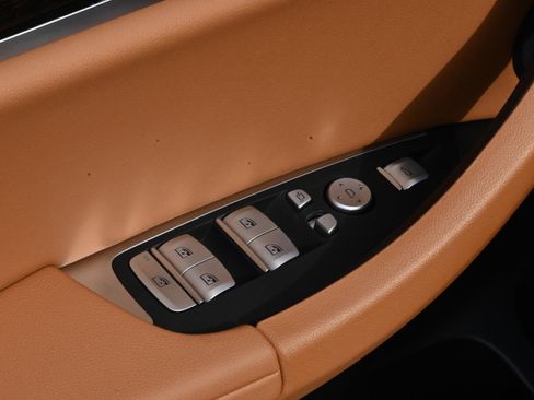 Certified 2025 BMW X4 xDrive30i image 23