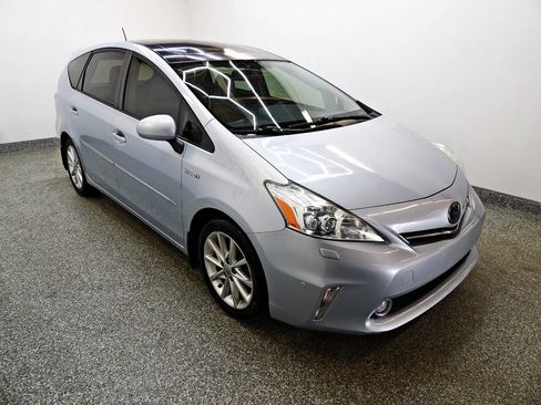 Used 2013 Toyota Prius V Five image 3