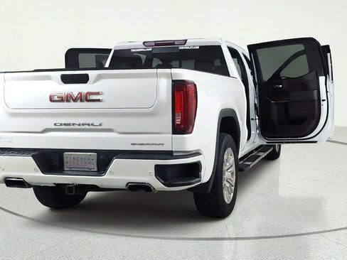 Used 2022 GMC Sierra 1500 Denali w/ Driver Alert Package II AWD/4WD image 13