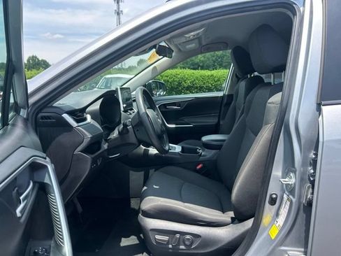 Used 2024 Toyota RAV4 XLE FWD image 17