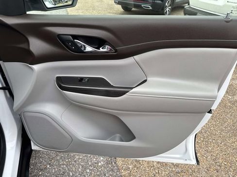 Used 2020 GMC Acadia SLT image 17