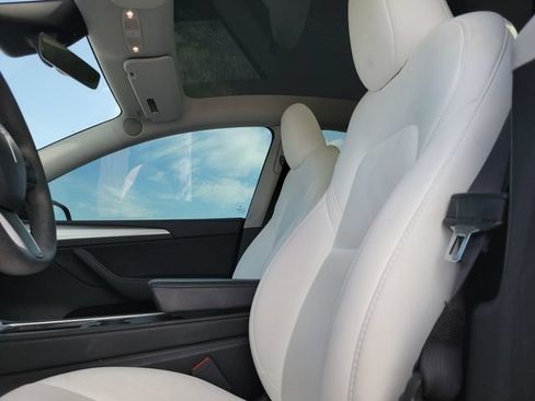 Used 2023 Tesla Model Y Long Range AWD/4WD image 22