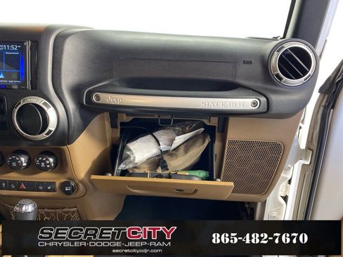 Used 2018 Jeep Wrangler Unlimited Sahara w/ Connectivity Group image 34